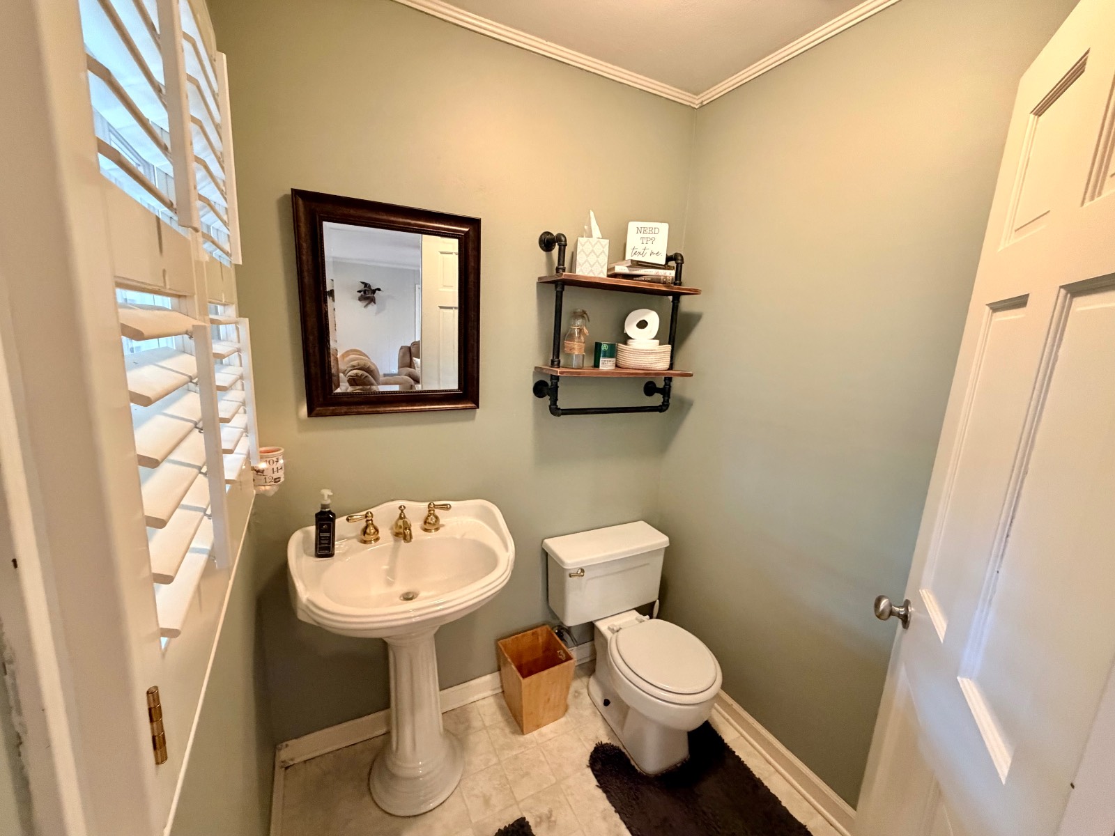 1520 N Andrews Drive