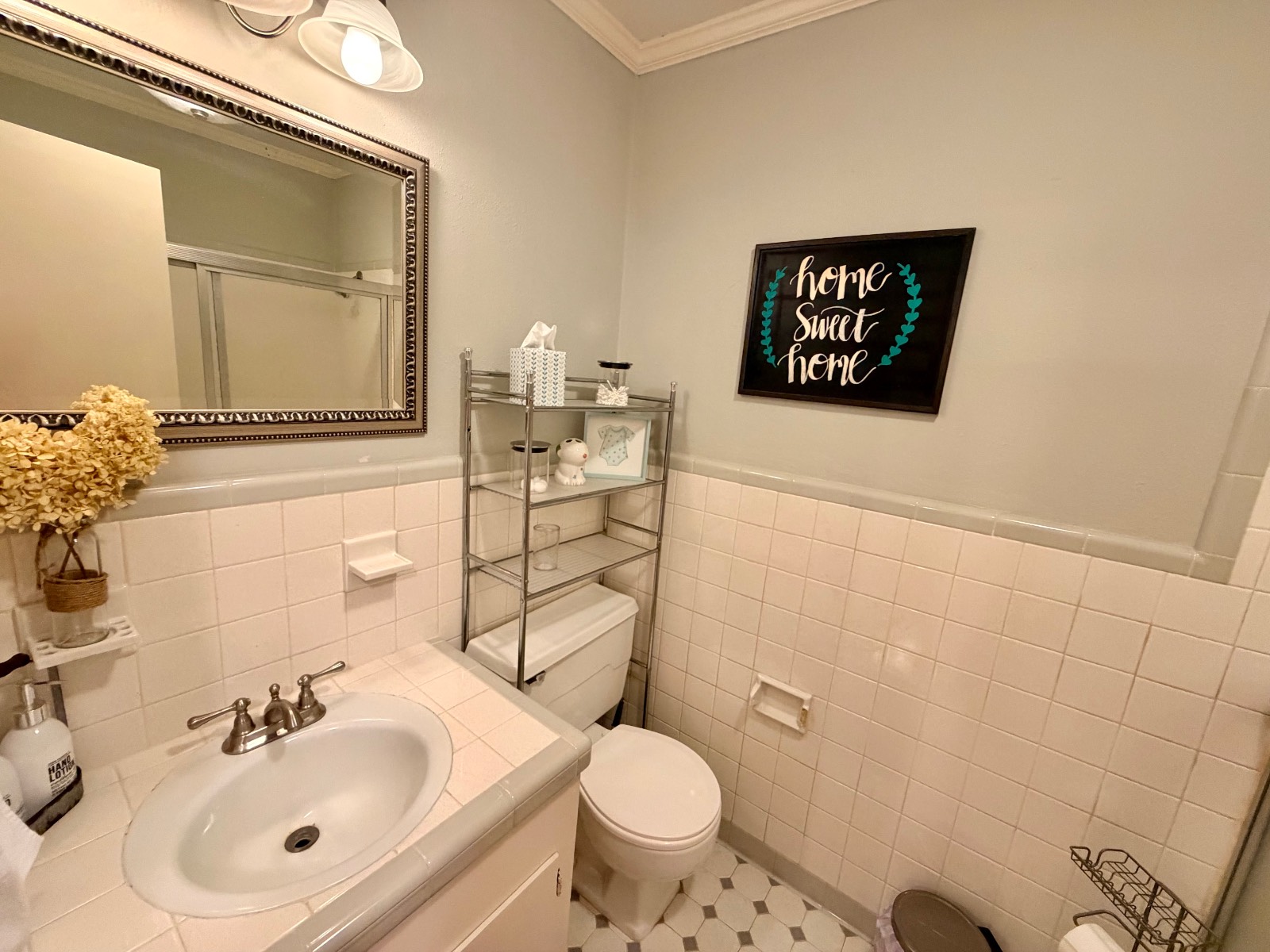 1520 N Andrews Drive