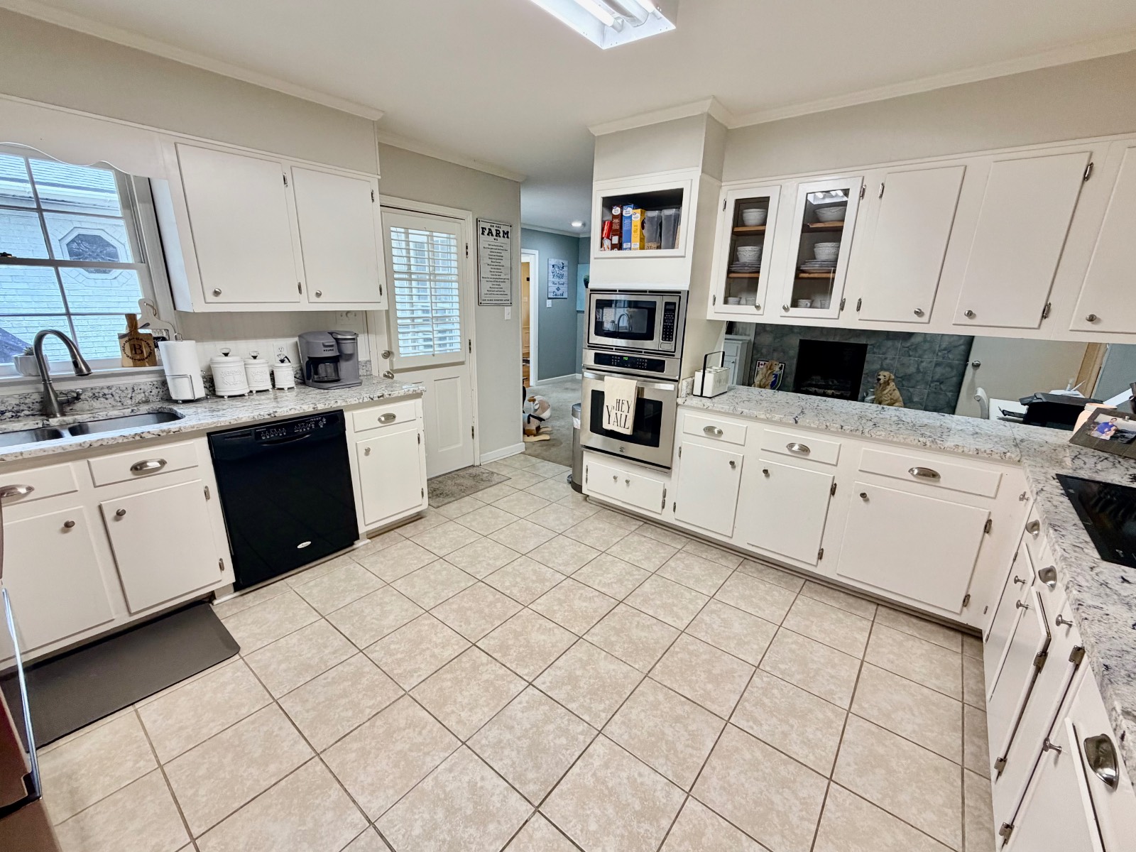 1520 N Andrews Drive