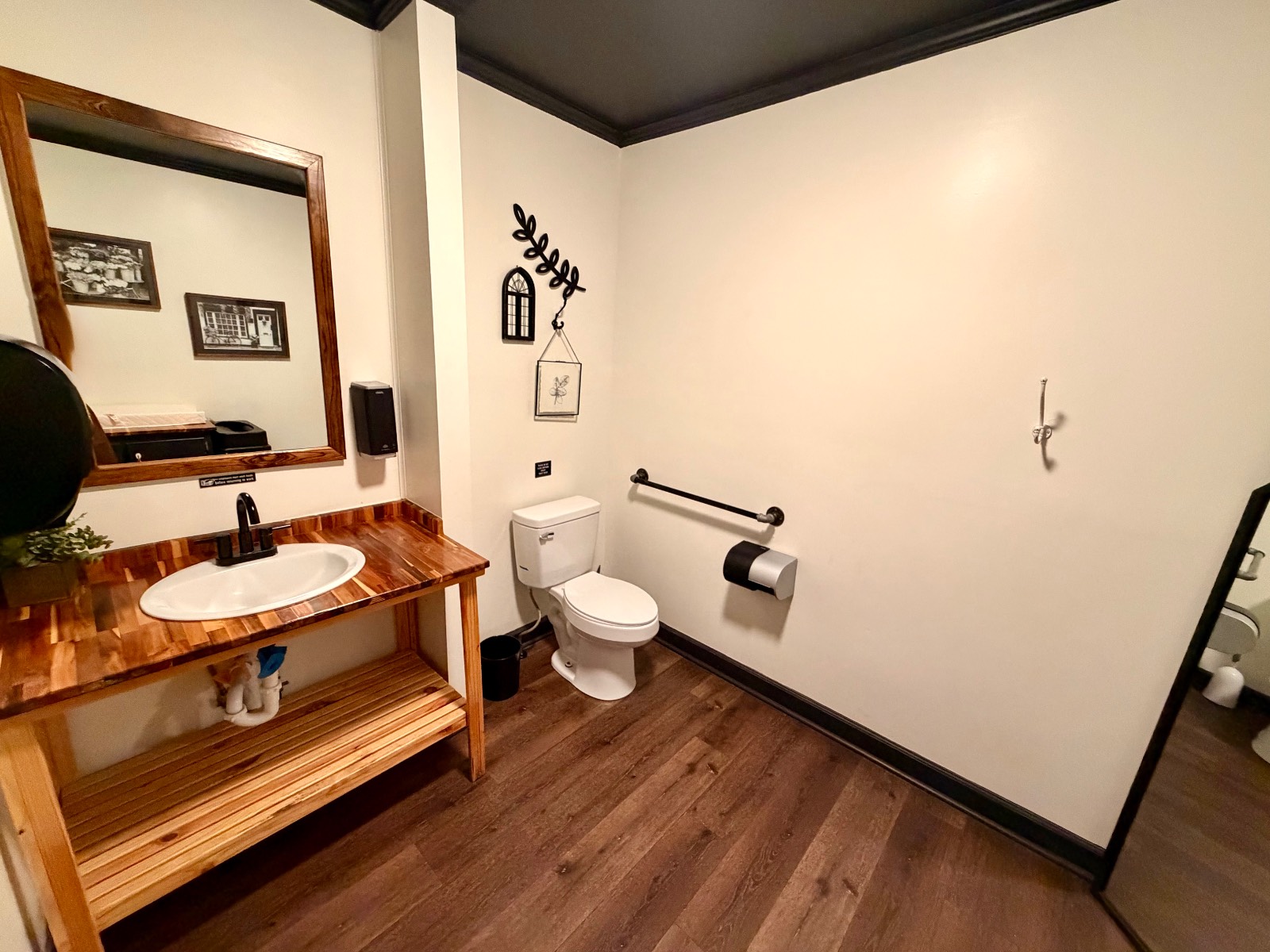 3522 North College Ave