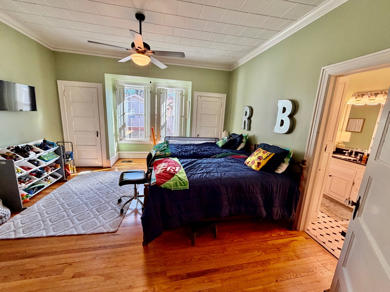 128 West Clinton Street