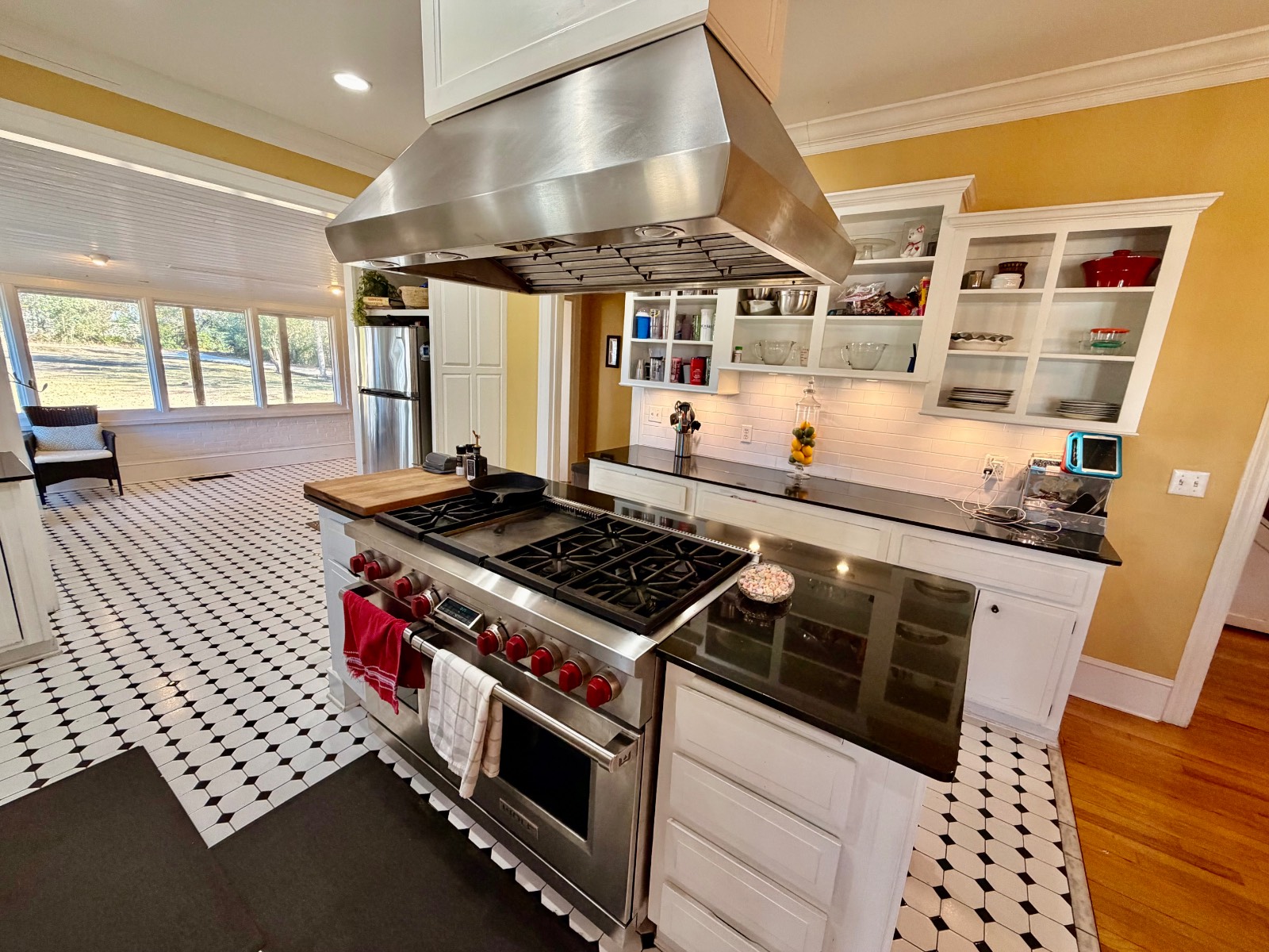 128 West Clinton Street