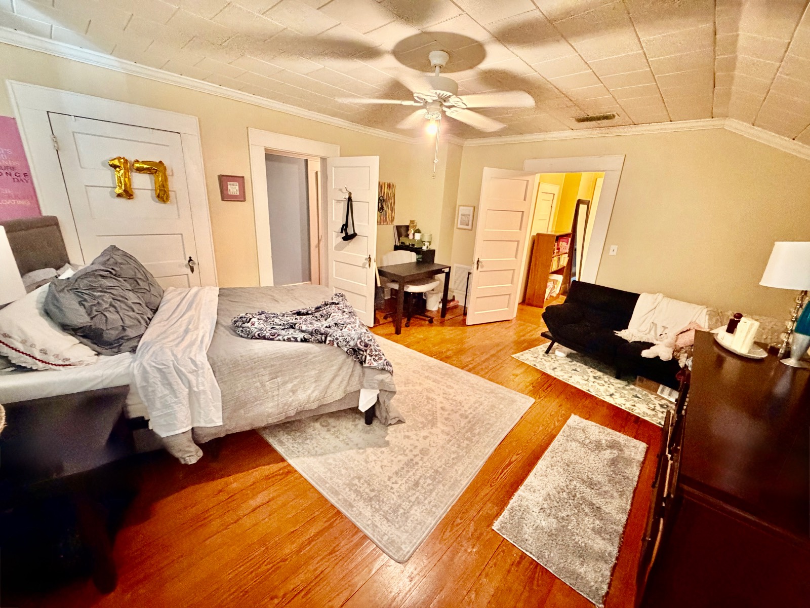 128 West Clinton Street