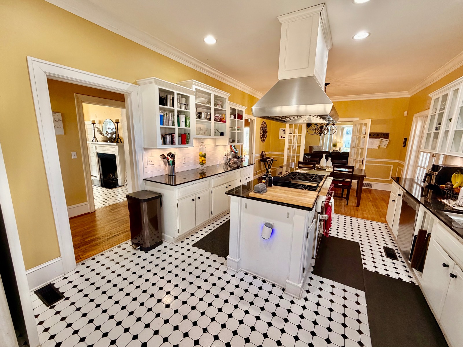 128 West Clinton Street