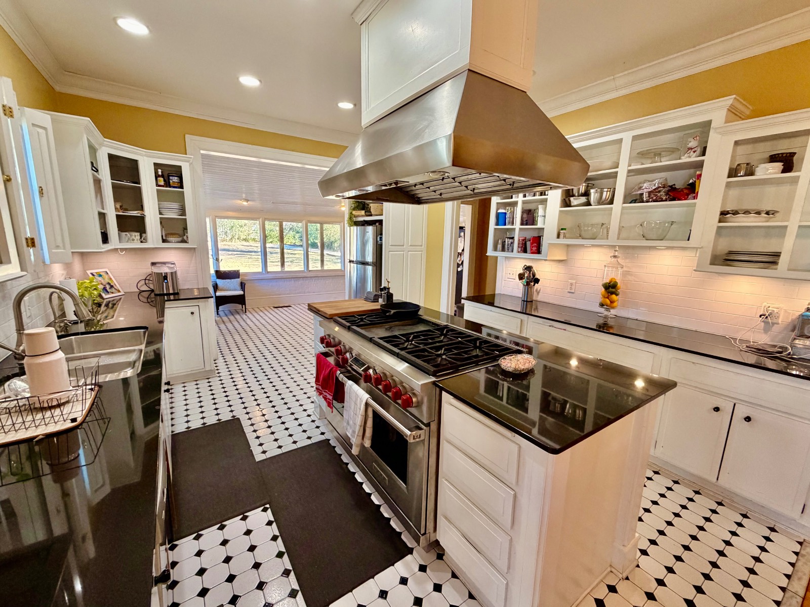 128 West Clinton Street