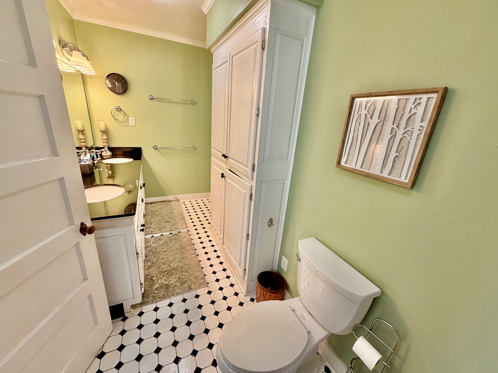 128 West Clinton Street