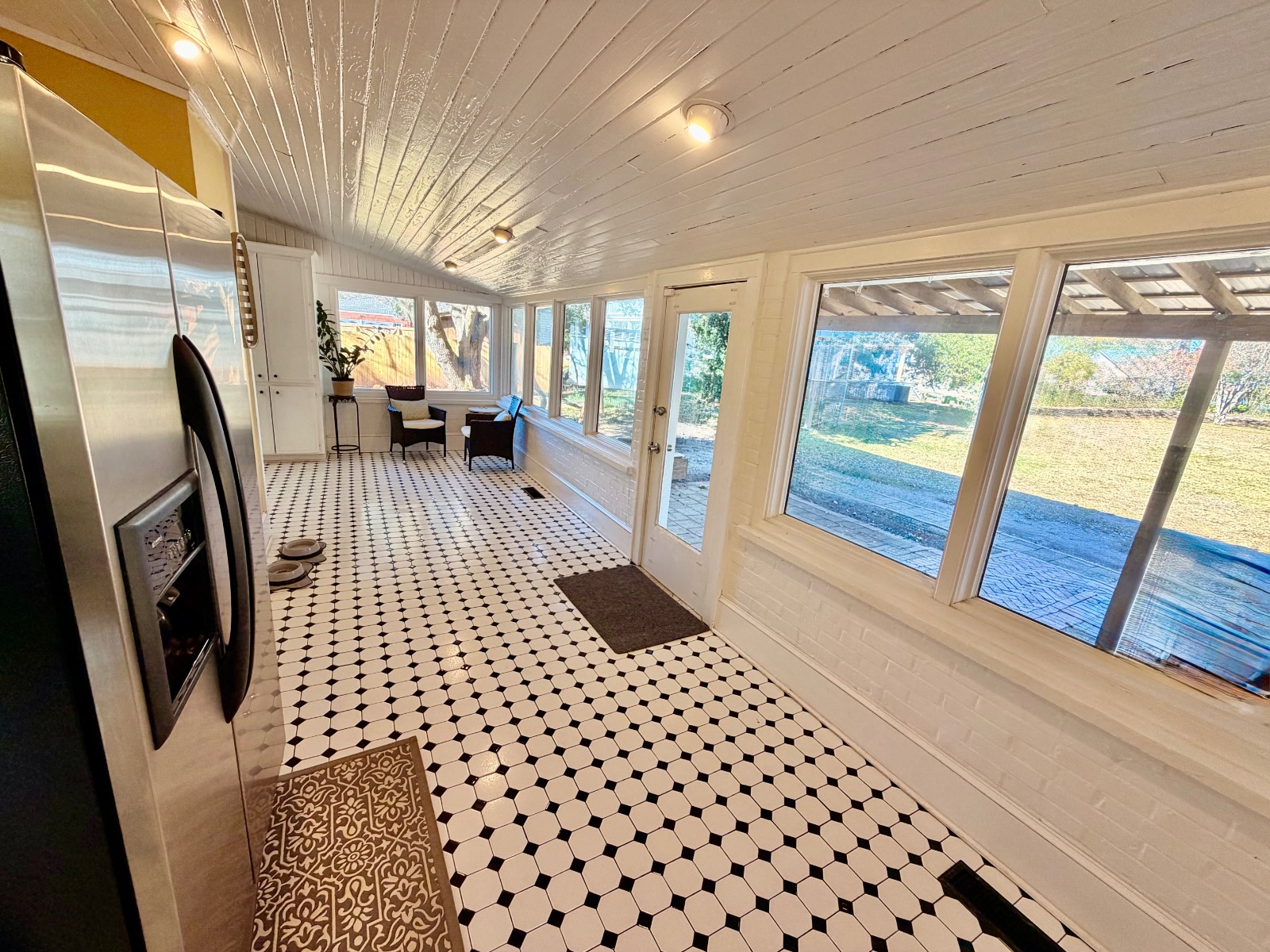 128 West Clinton Street