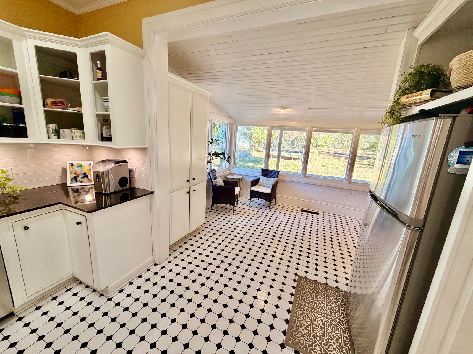 128 West Clinton Street