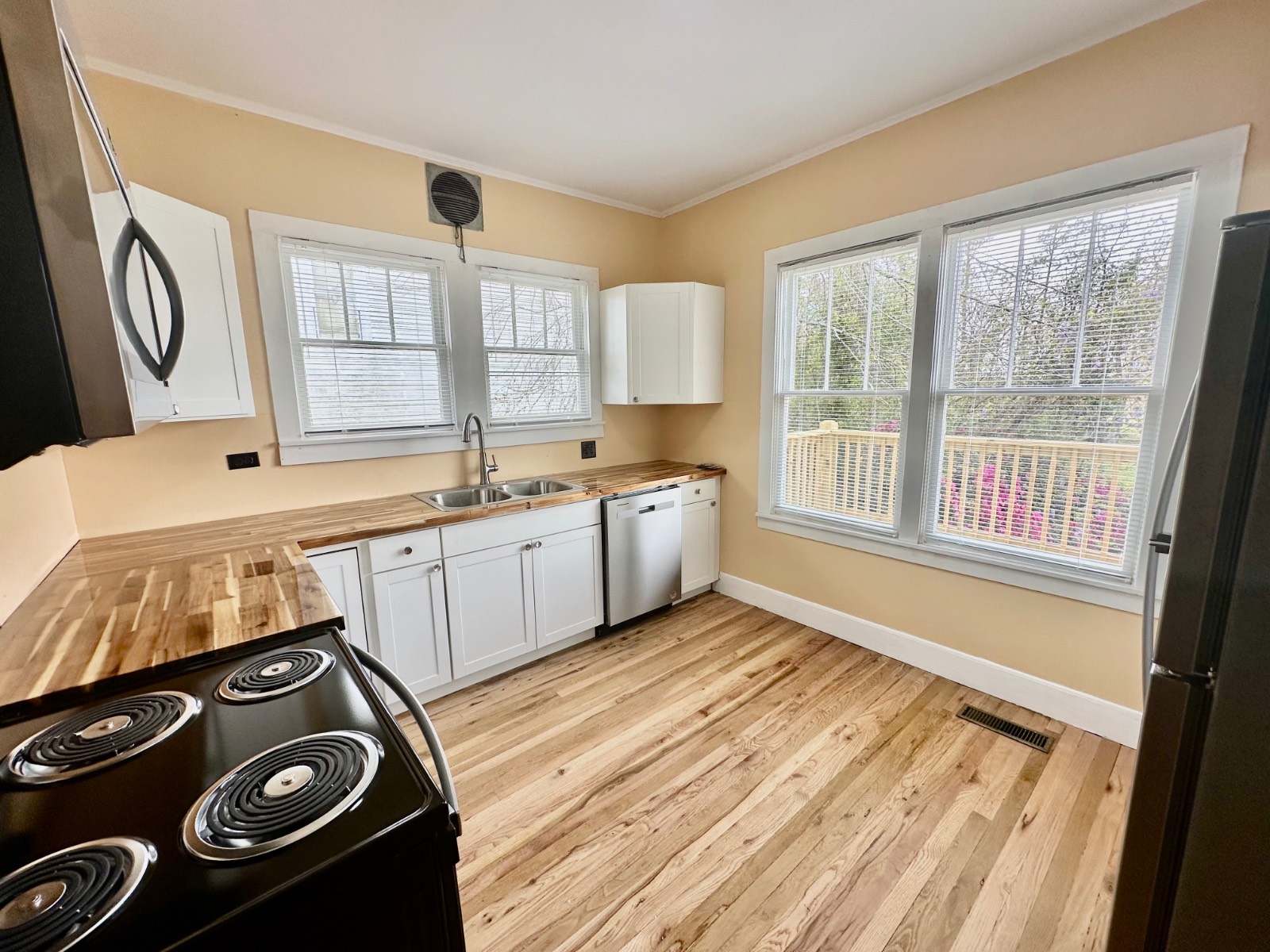 1047 West Front Street