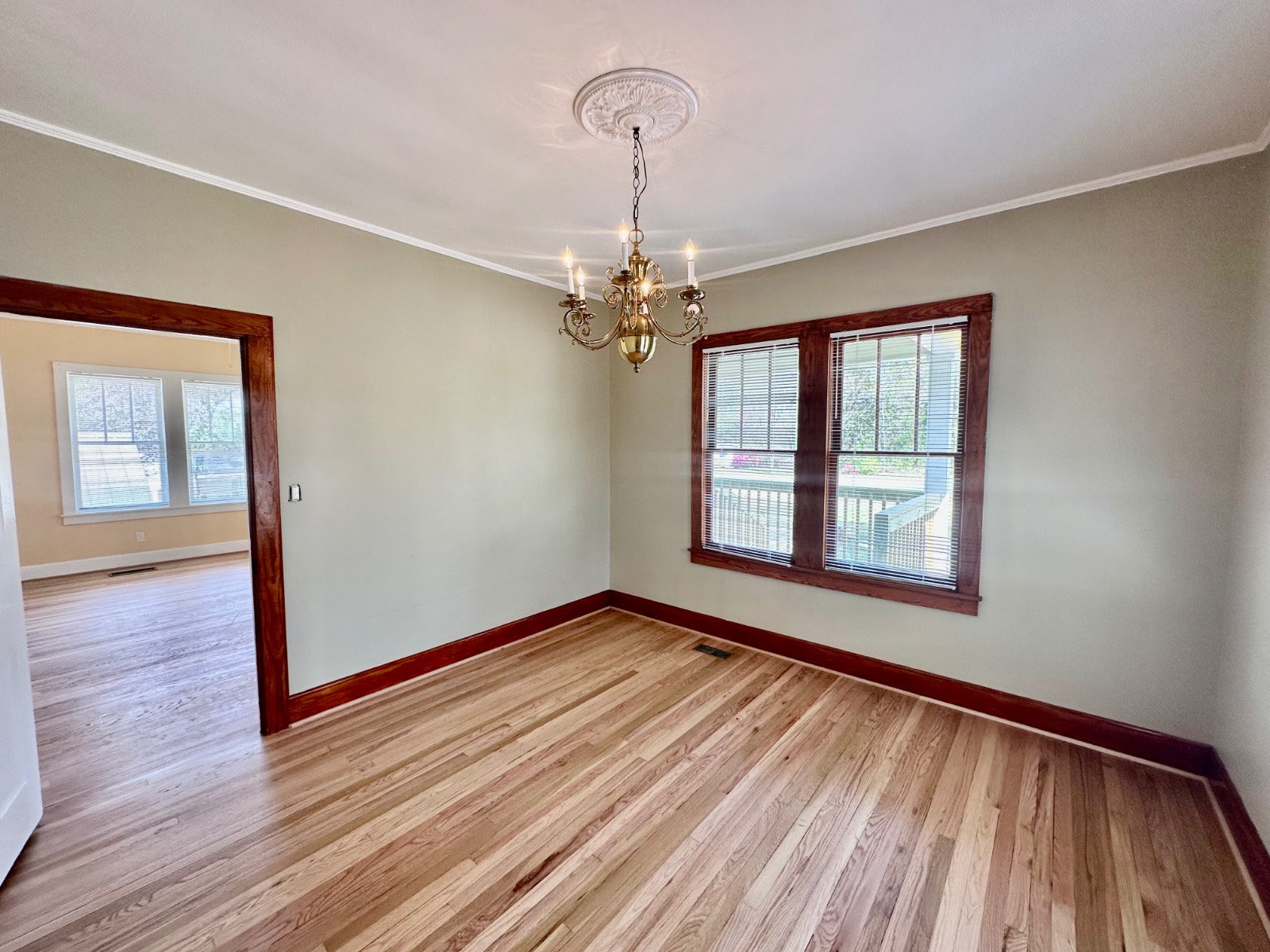 1047 West Front Street