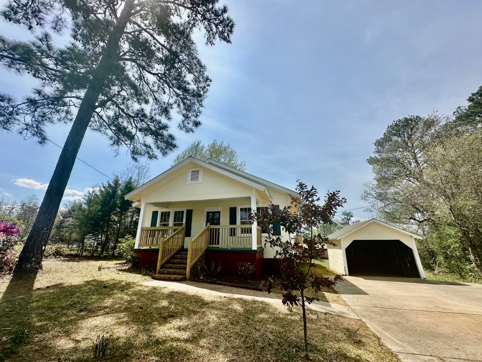 1047 West Front Street