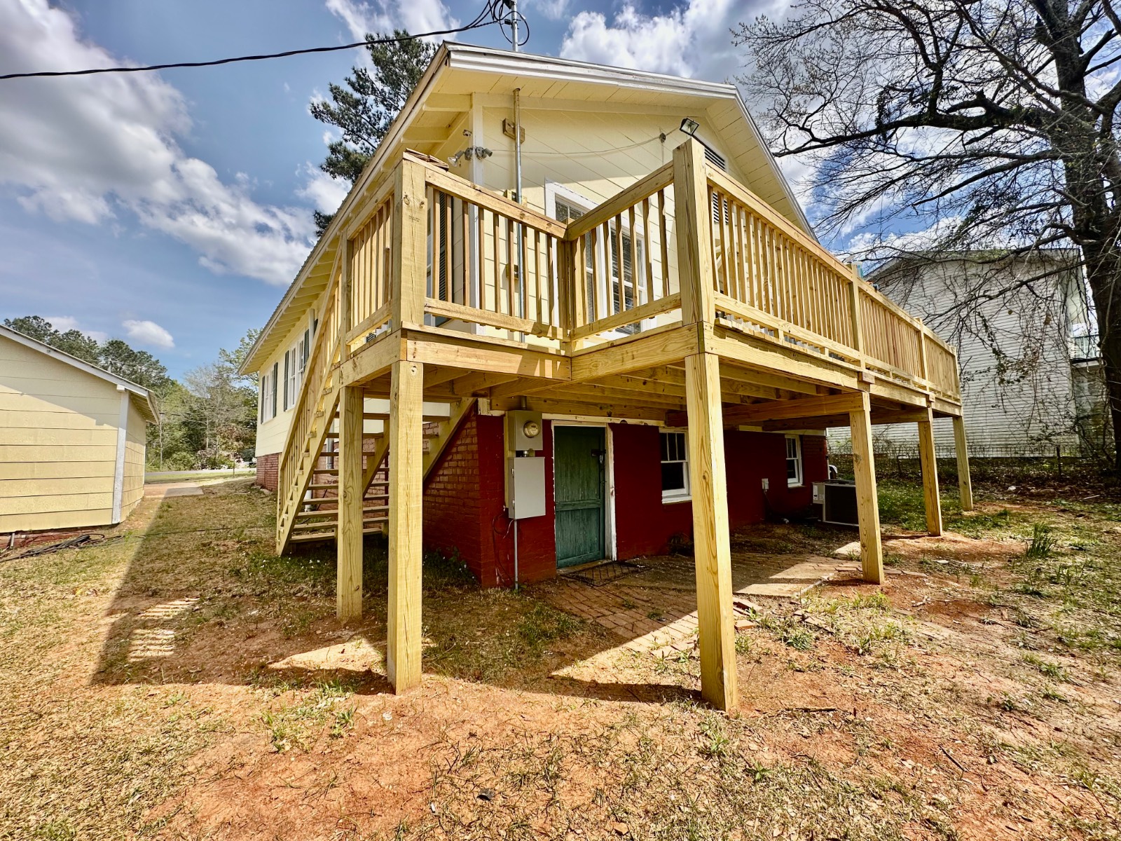 1047 West Front Street