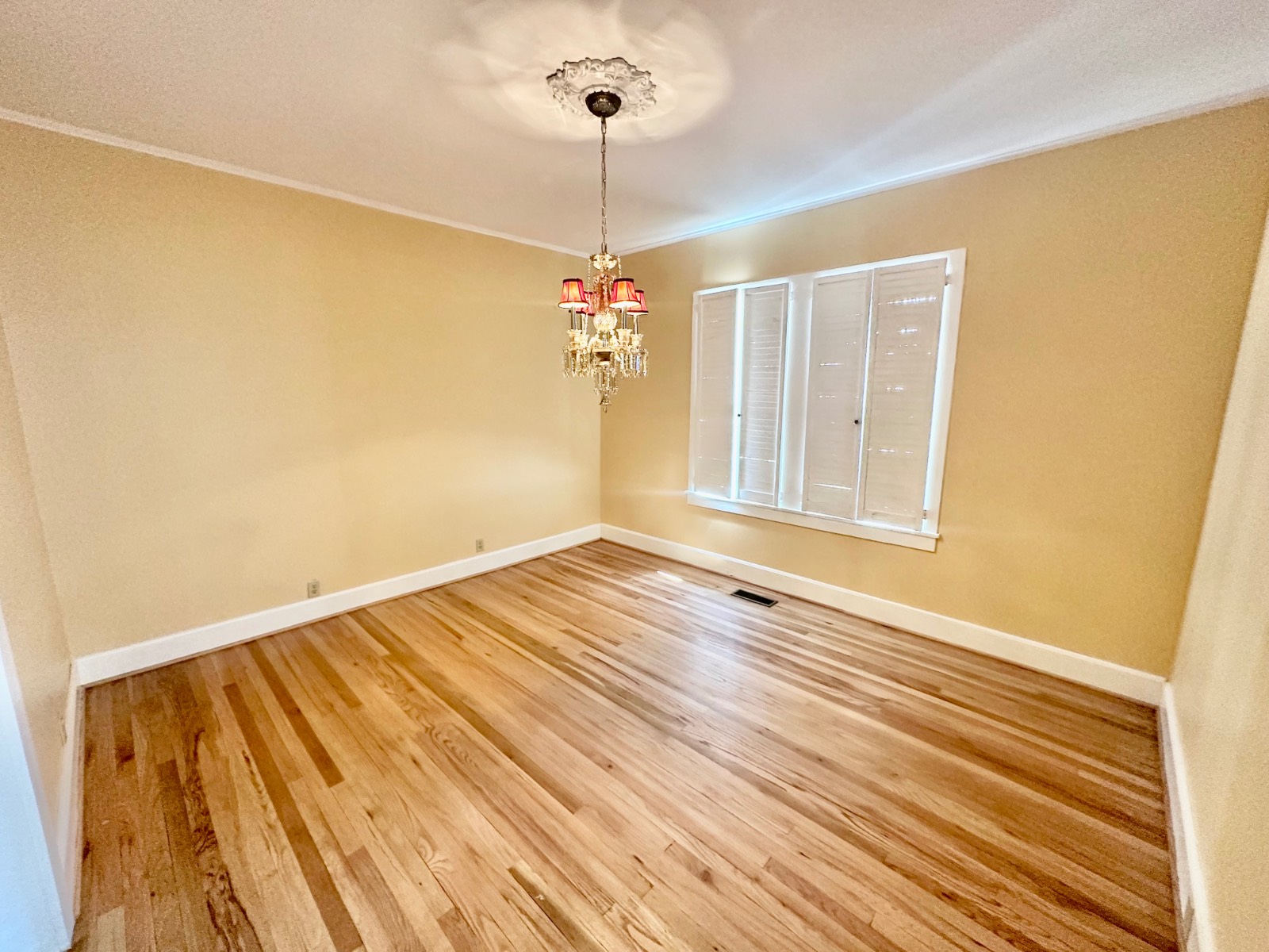 1047 West Front Street