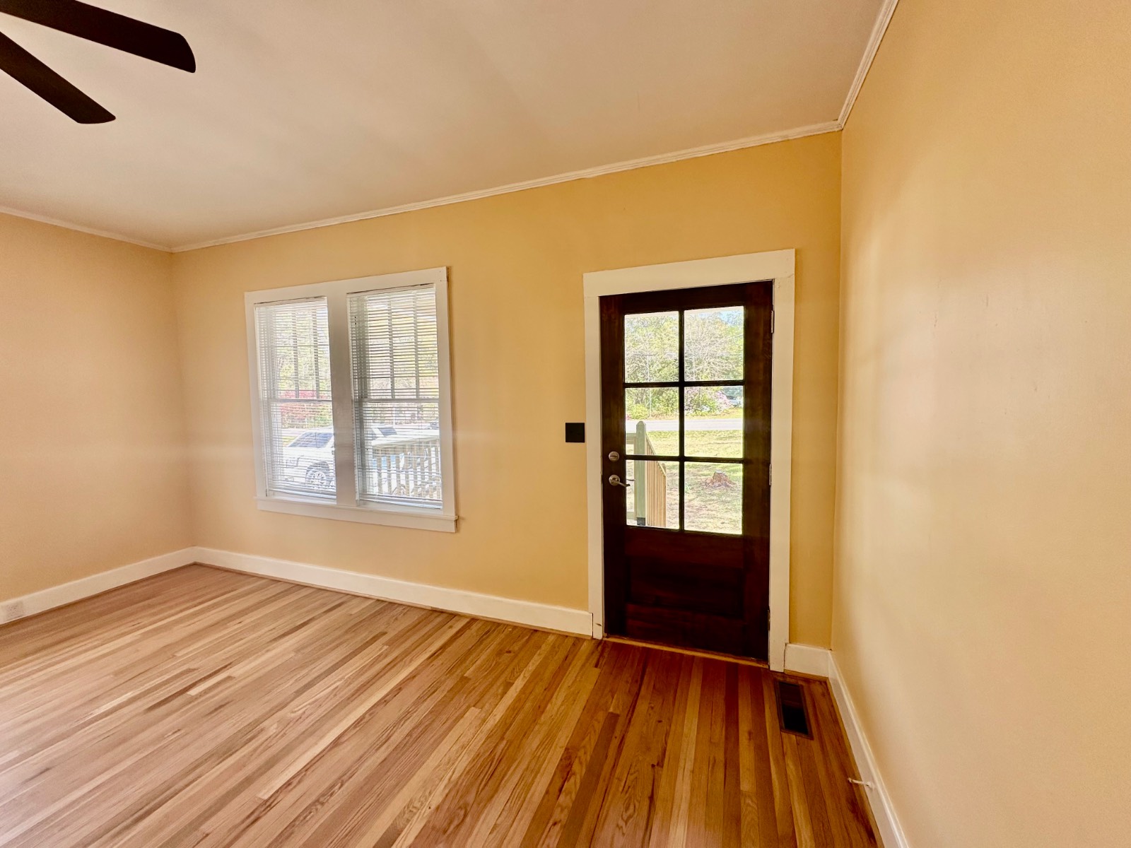 1047 West Front Street