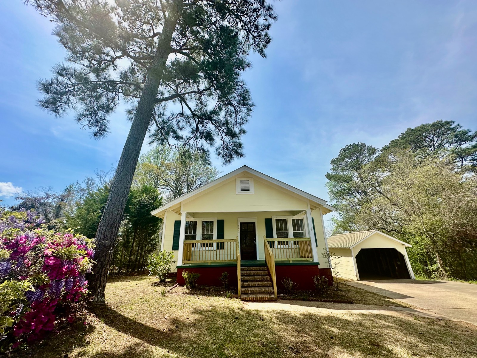 1047 West Front Street