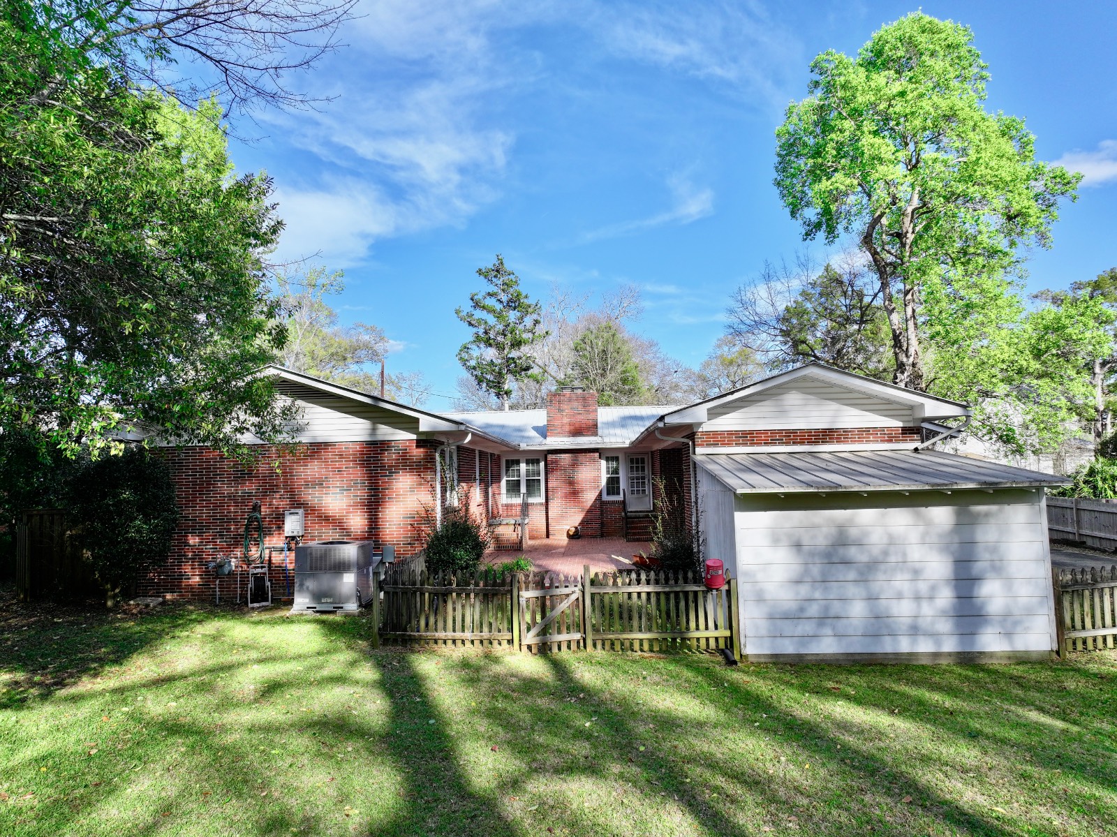 211 Chesley Ave
