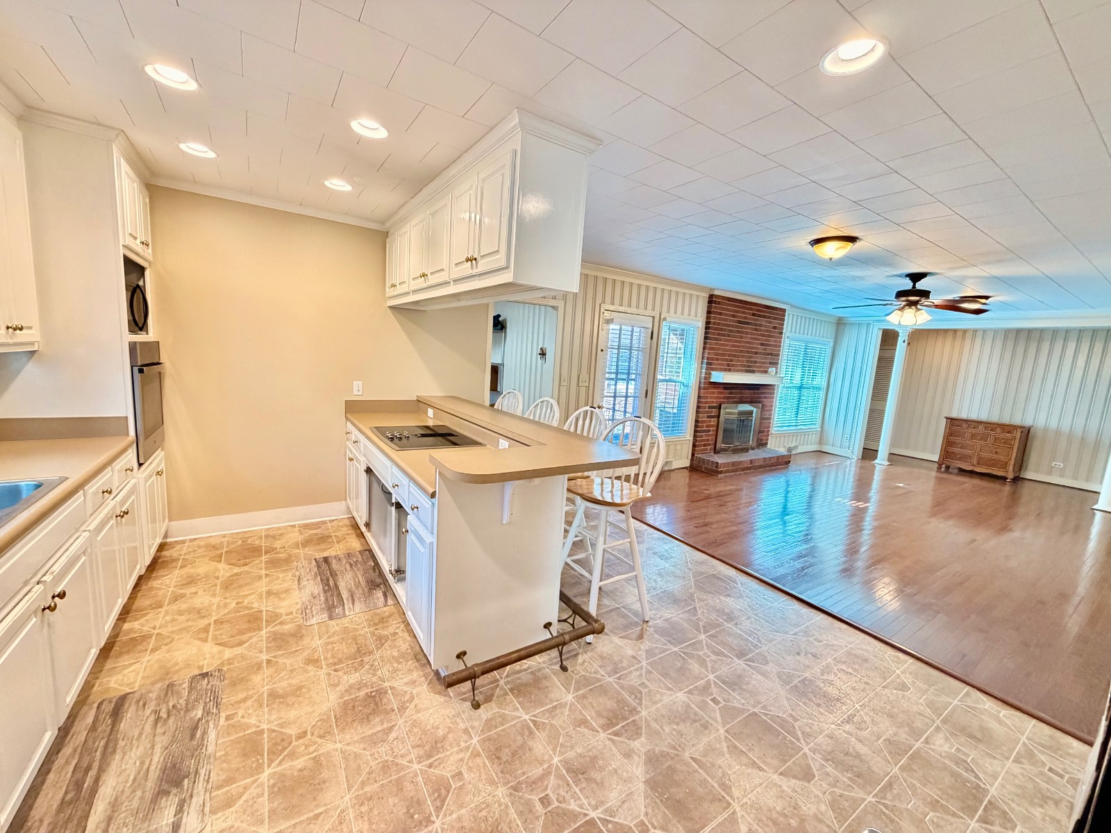 211 Chesley Ave