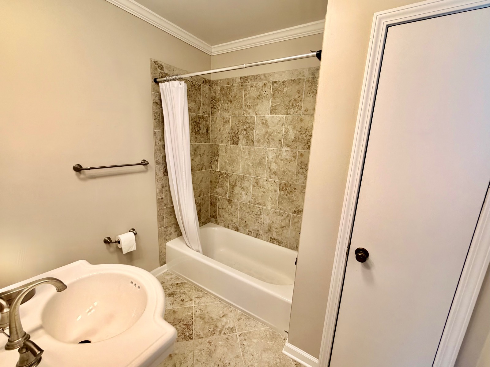211 Chesley Ave
