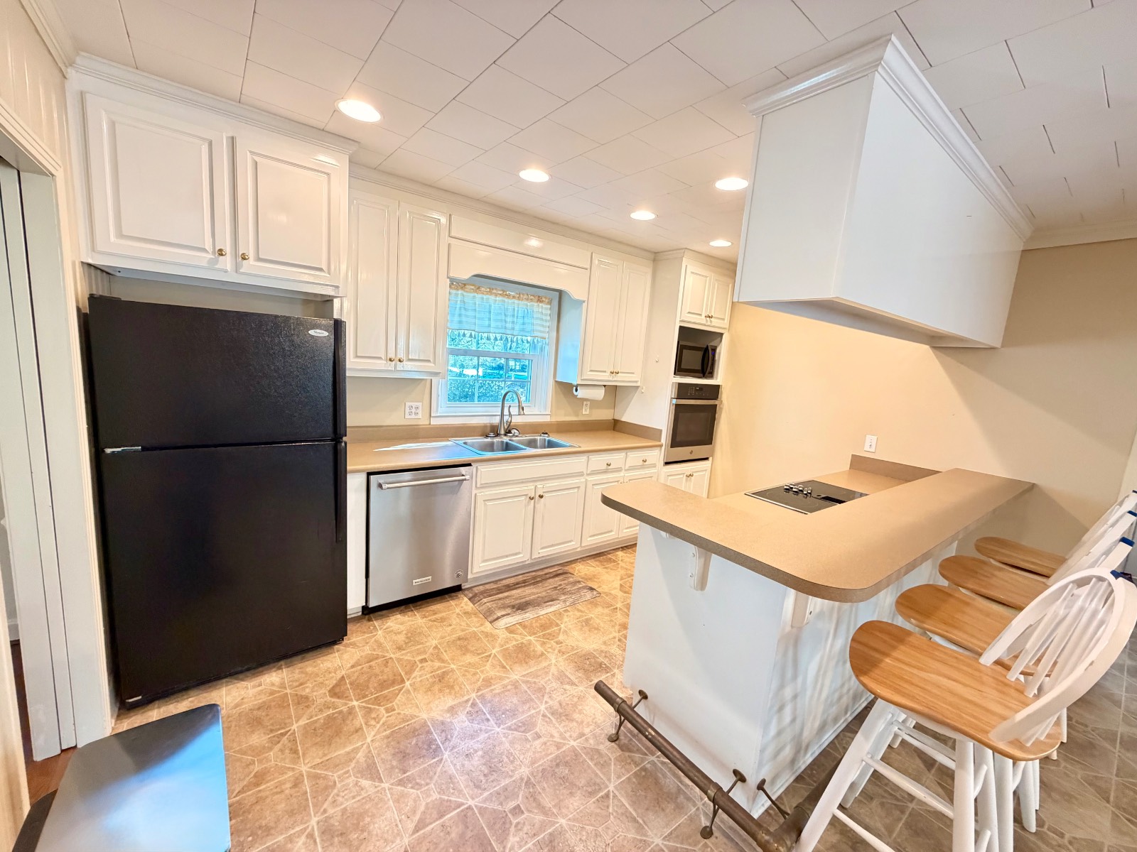 211 Chesley Ave
