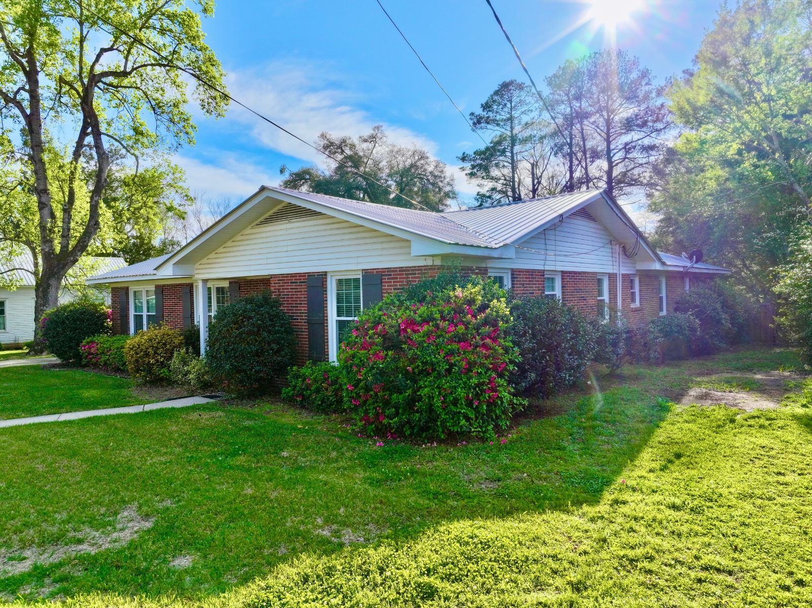 211 Chesley Ave