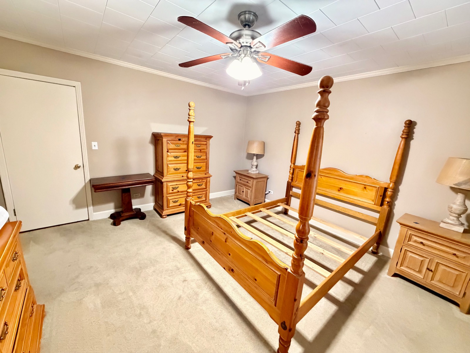 211 Chesley Ave
