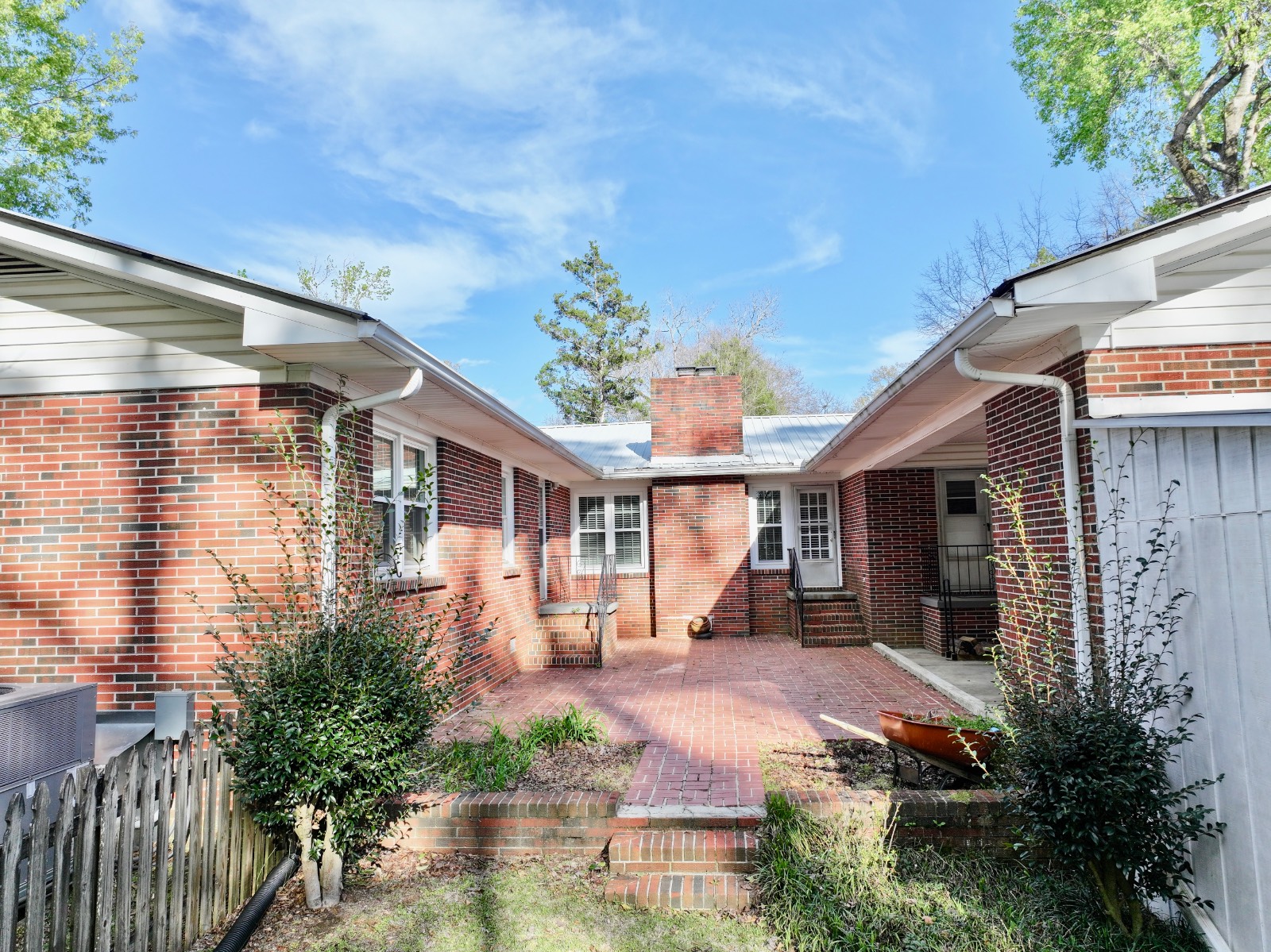 211 Chesley Ave