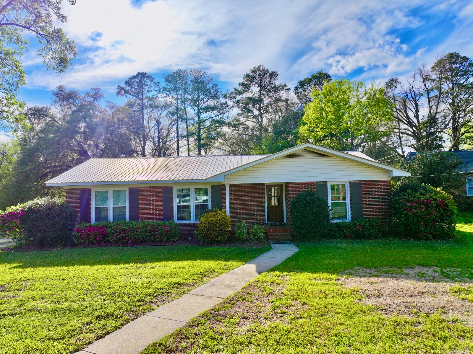 211 Chesley Ave