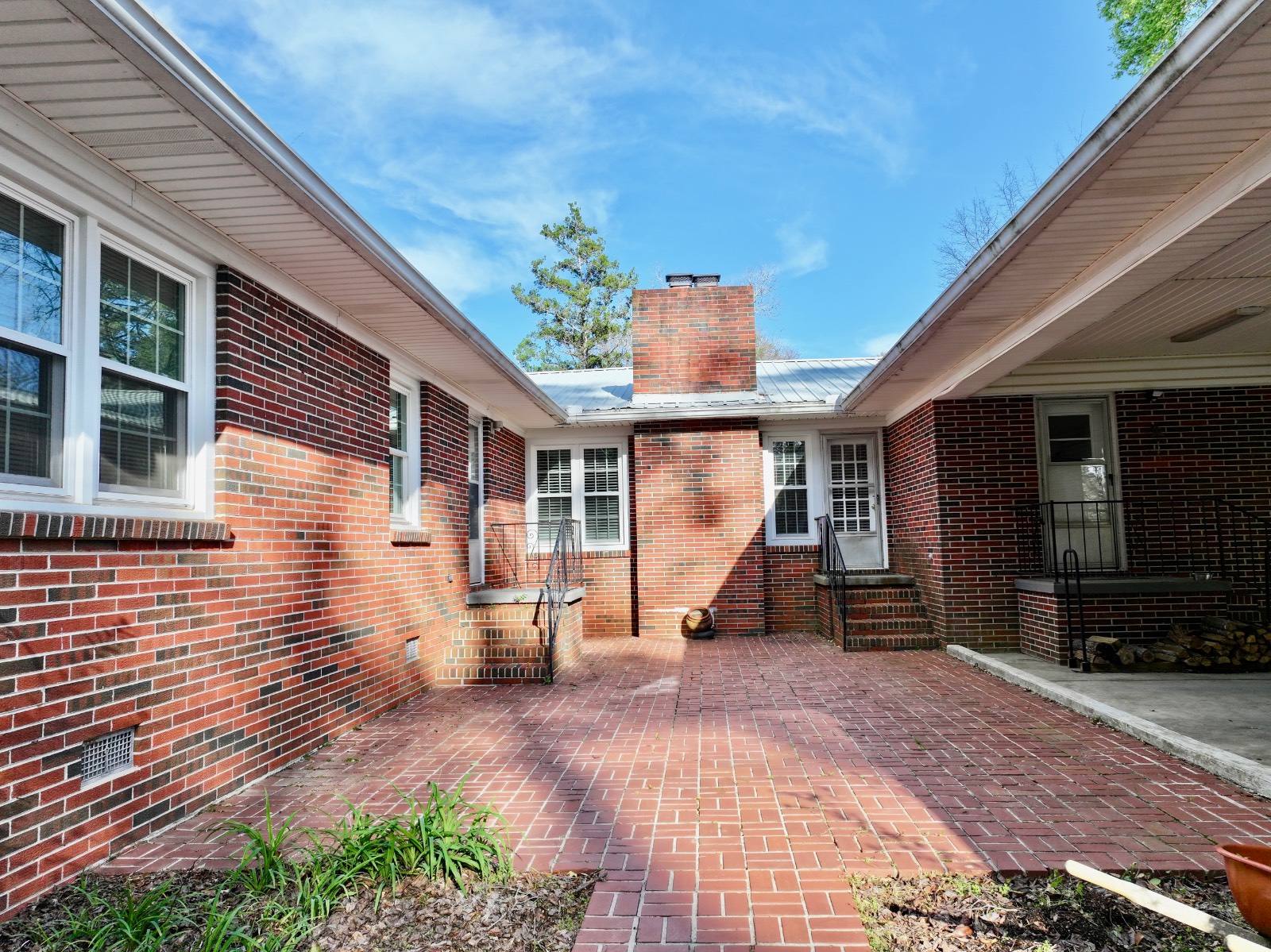 211 Chesley Ave