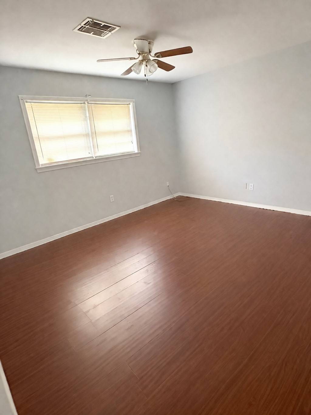 216 Colonial Dr