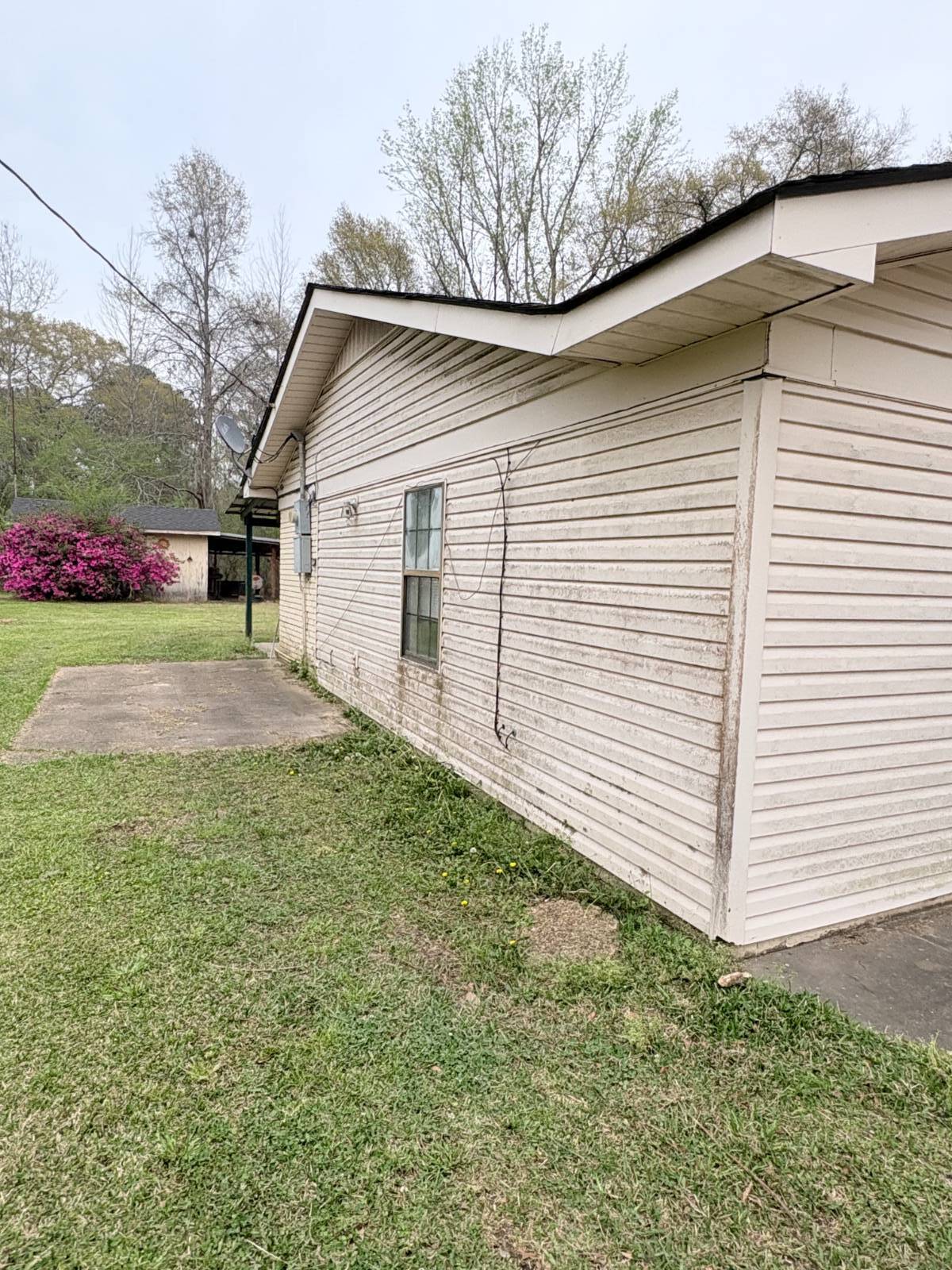 216 Colonial Dr