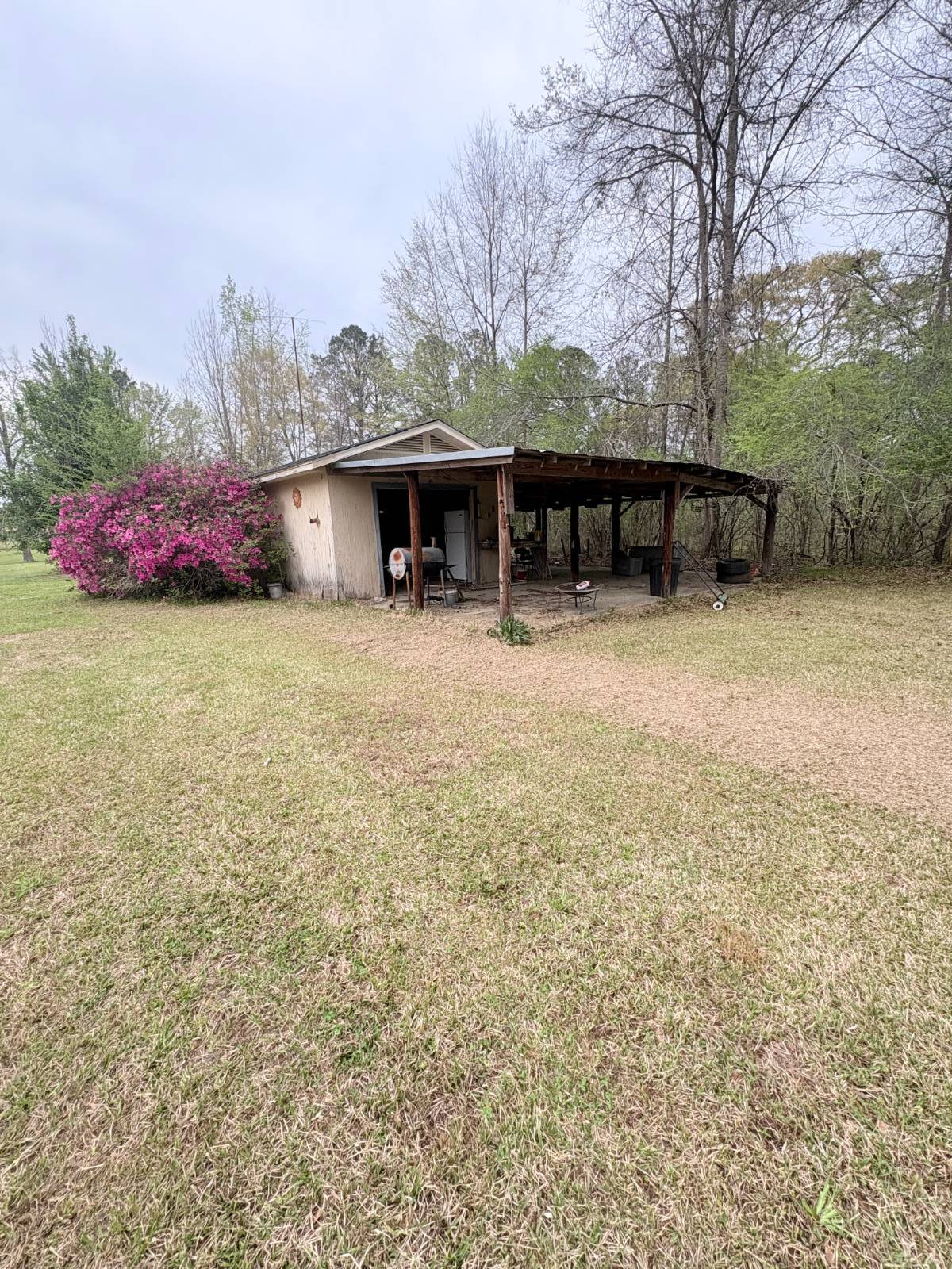 216 Colonial Dr