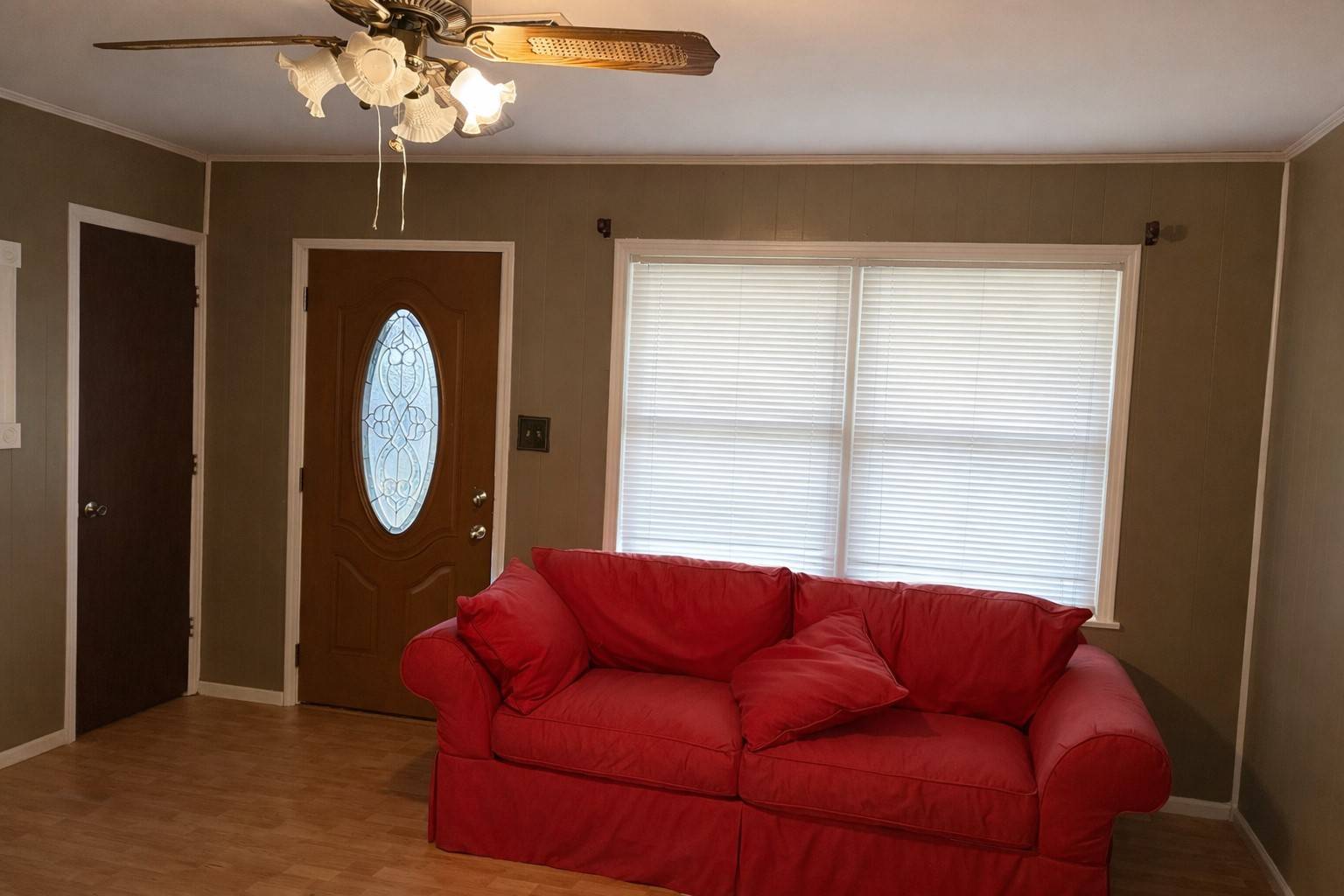 216 Colonial Dr