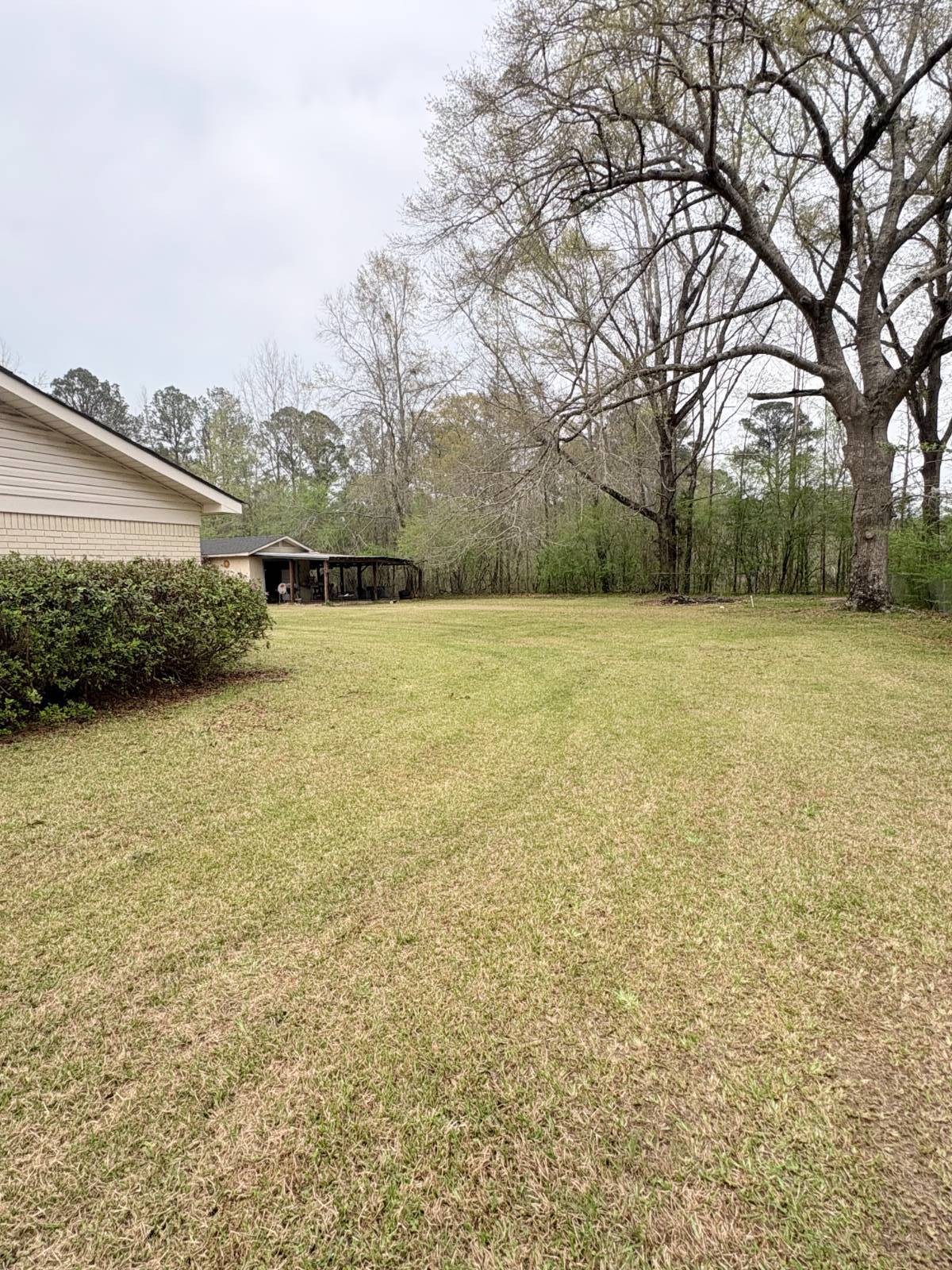 216 Colonial Dr