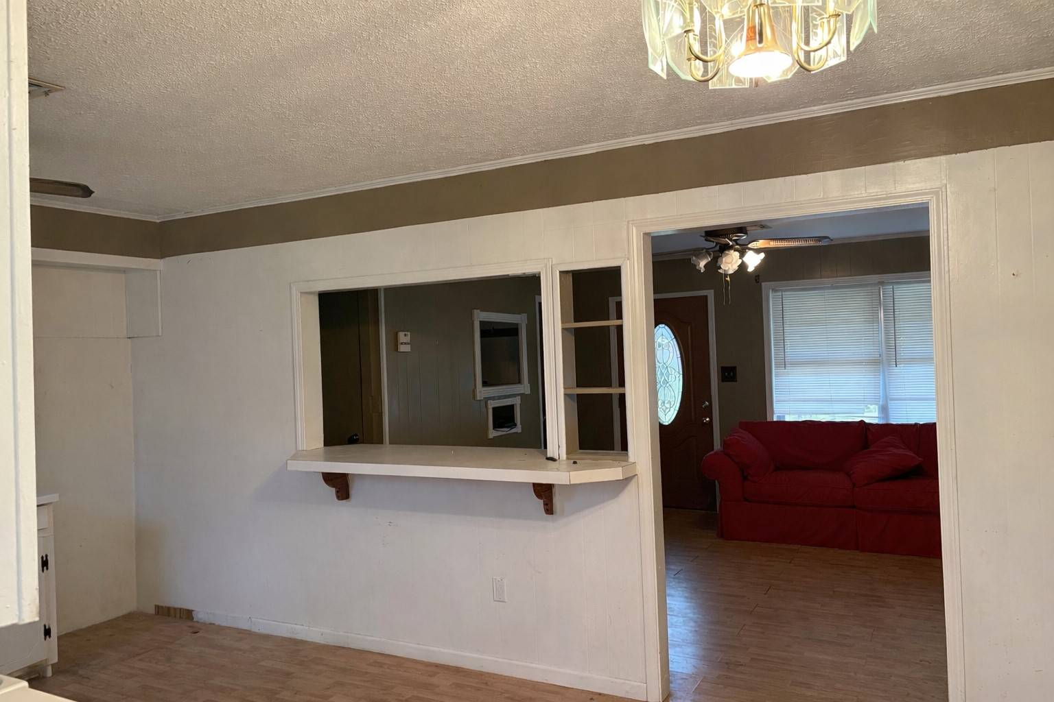 216 Colonial Dr