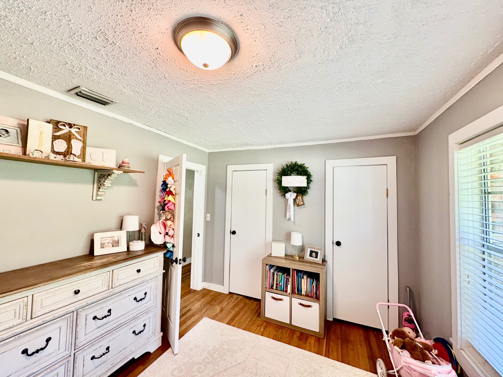 1095 Paragon Rd
