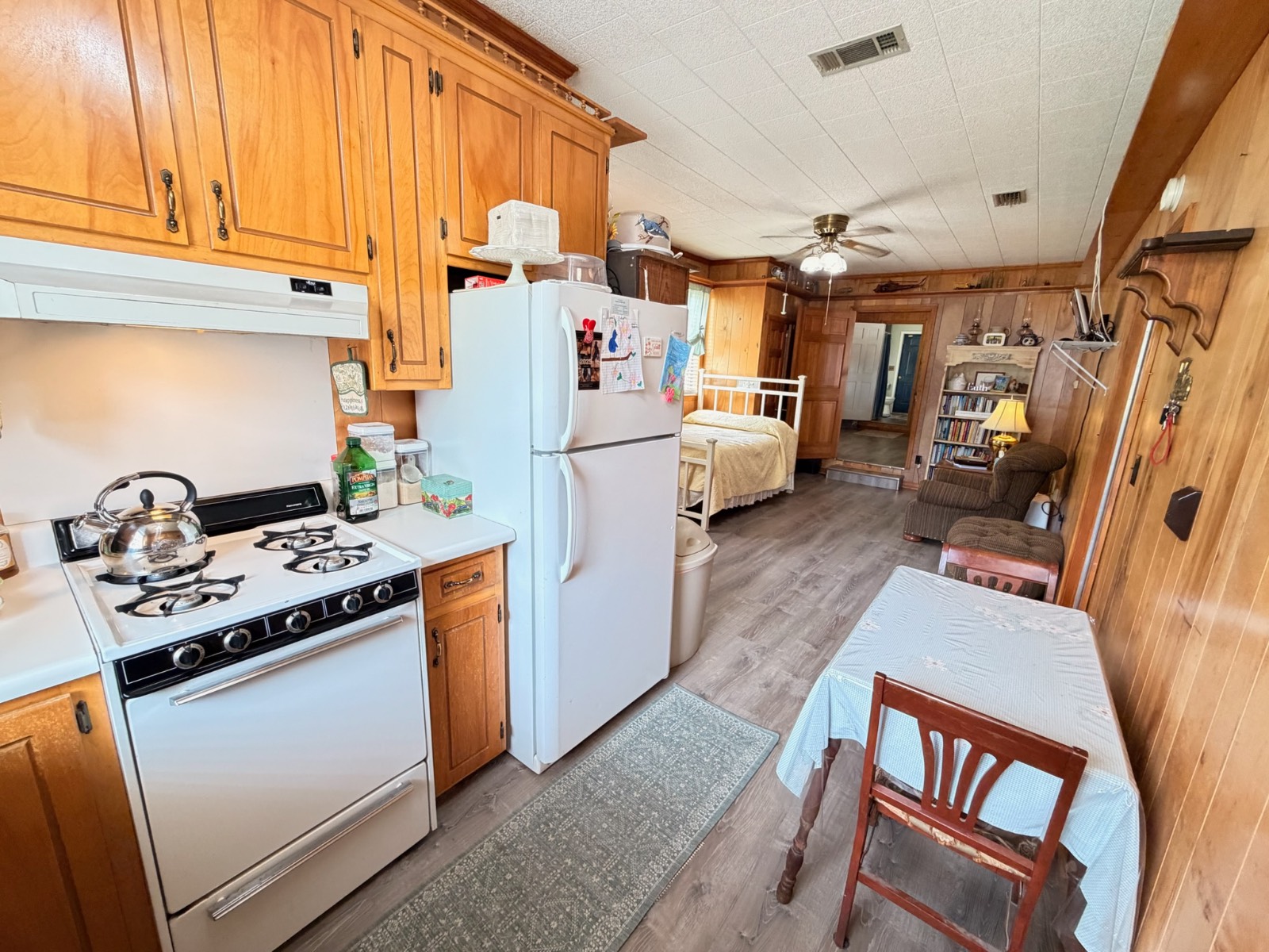 12601 Highway 43
