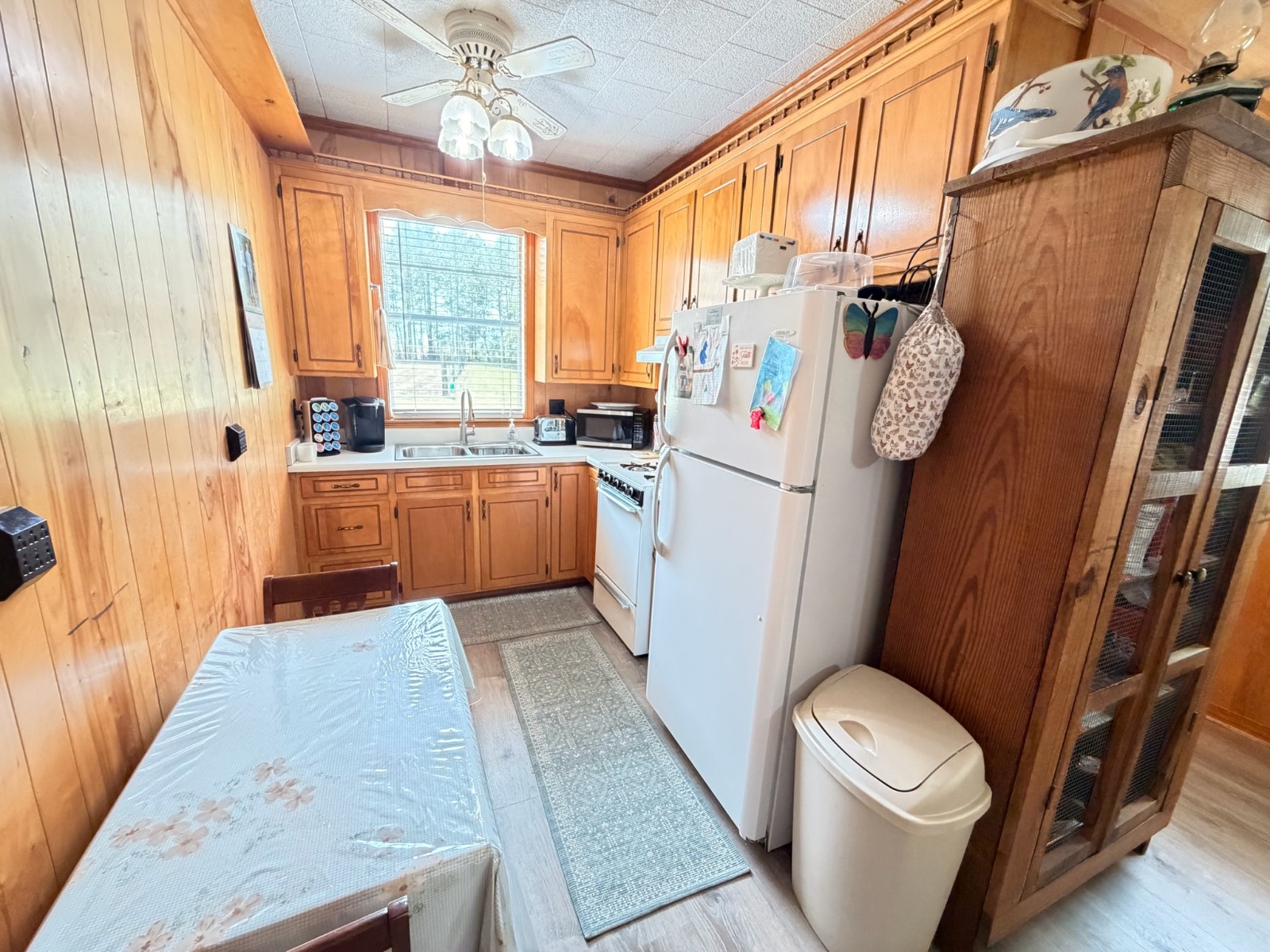 12601 Highway 43