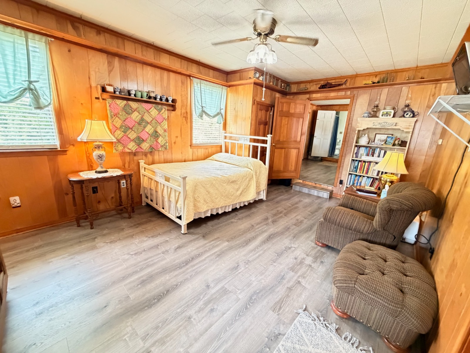 12601 Highway 43