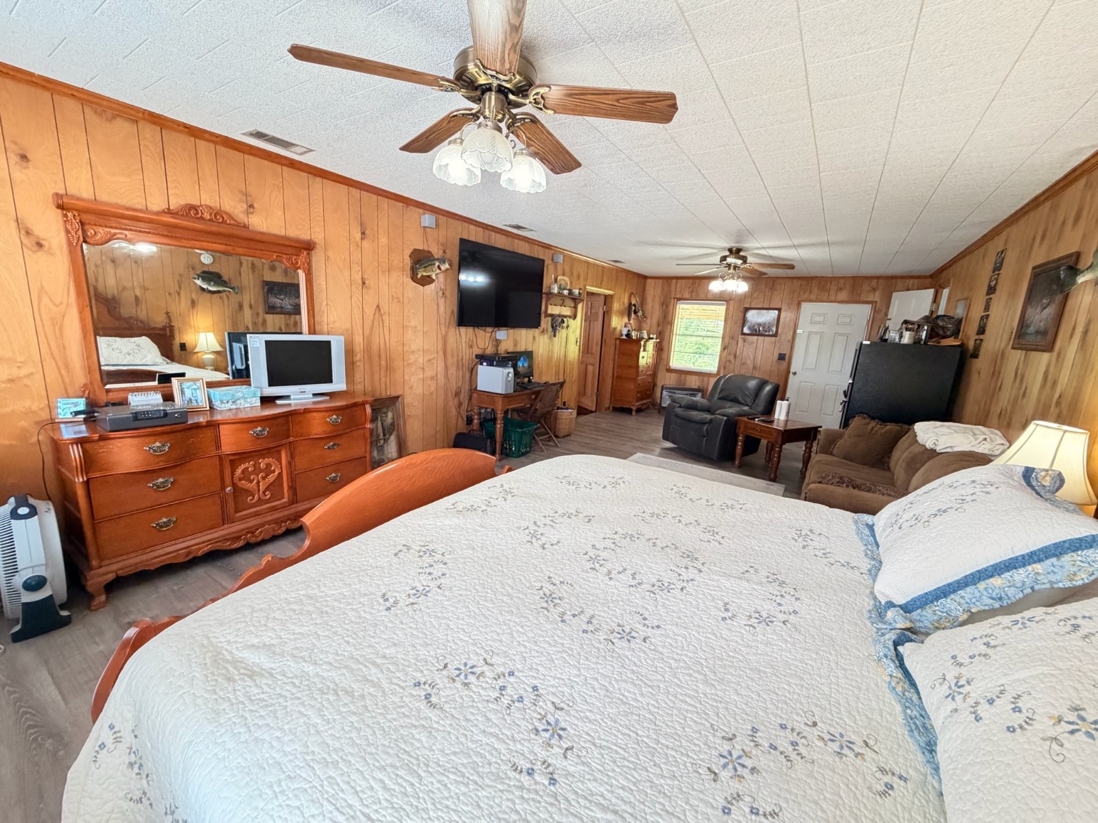 12601 Highway 43