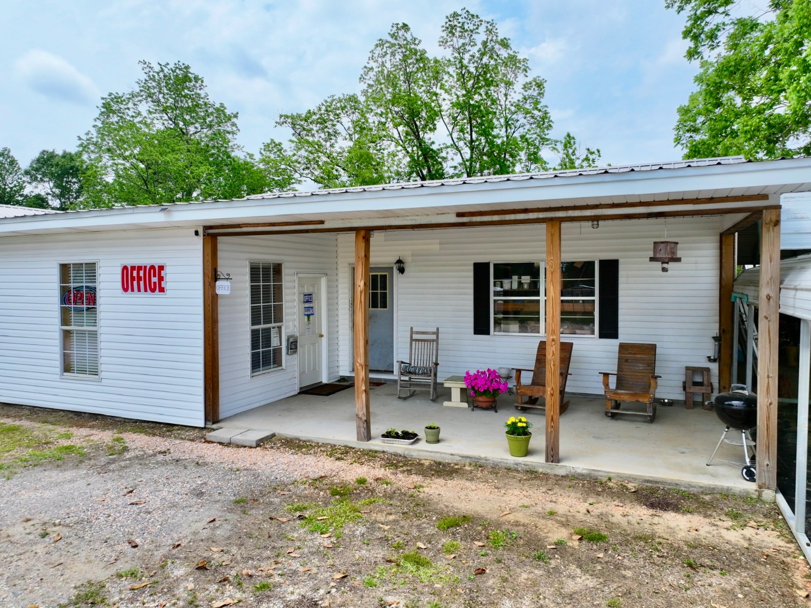 12601 Highway 43