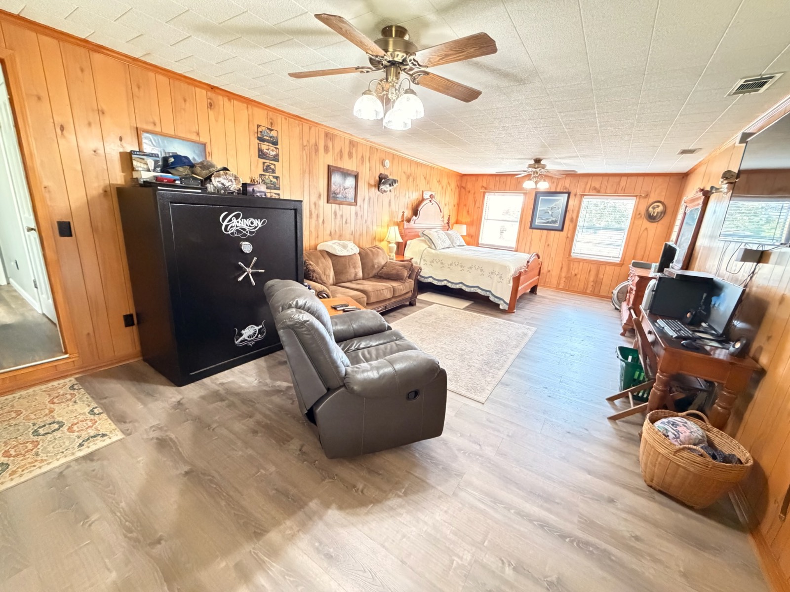 12601 Highway 43