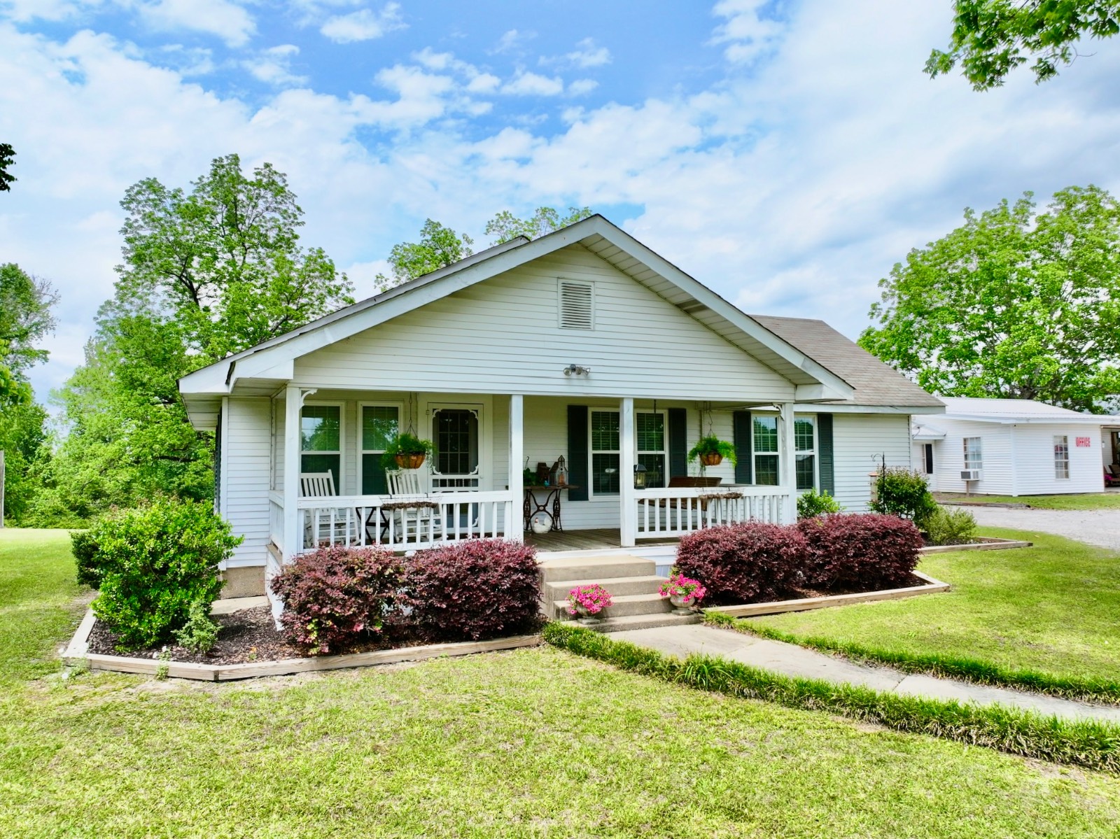 12601 Highway 43