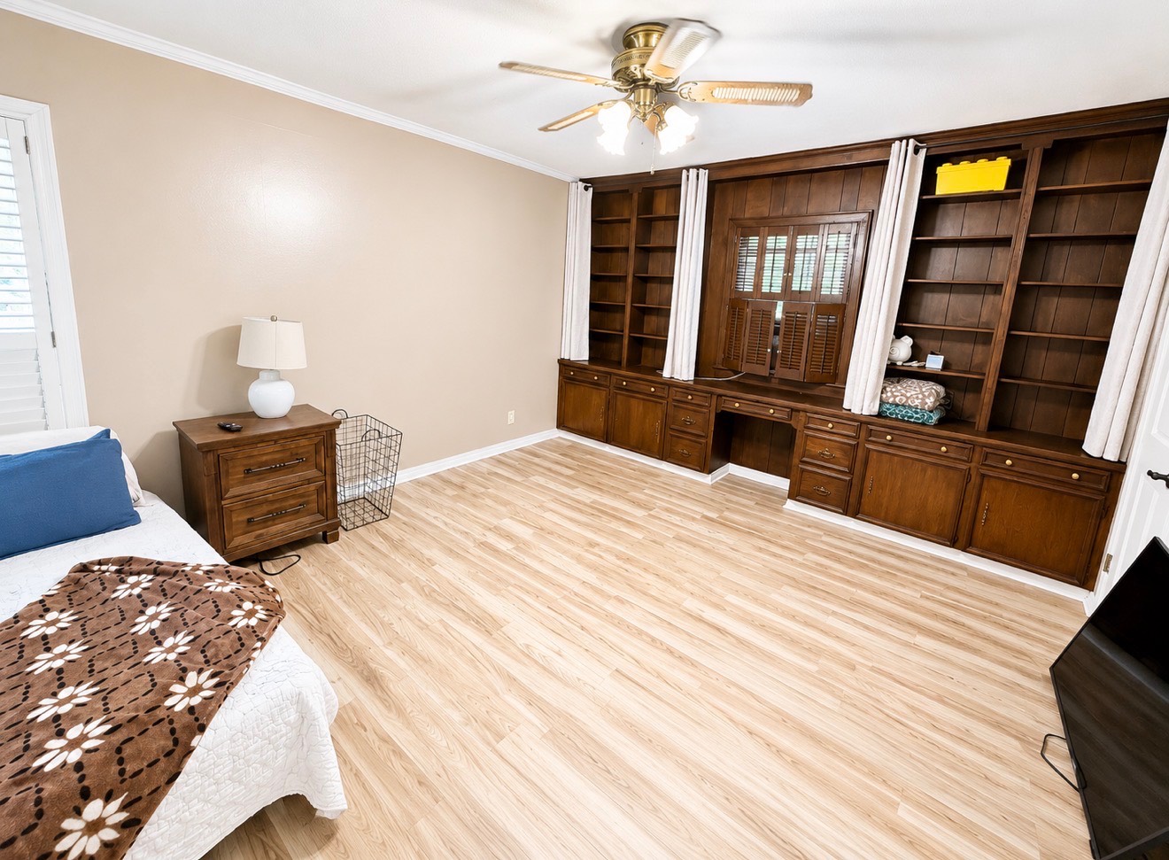2025 Catherine Street