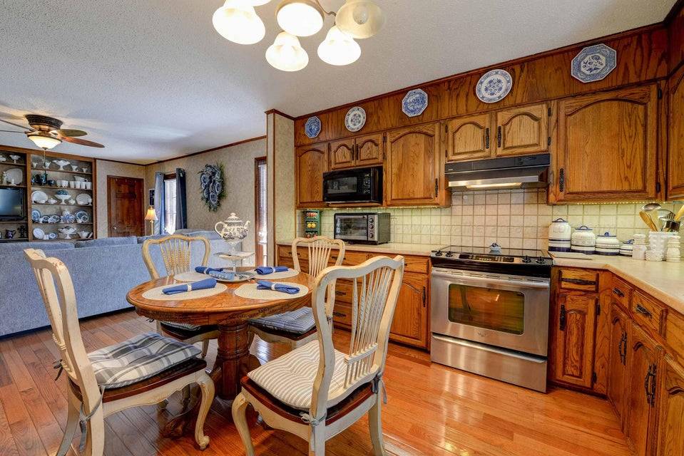 231 Fairway Dr