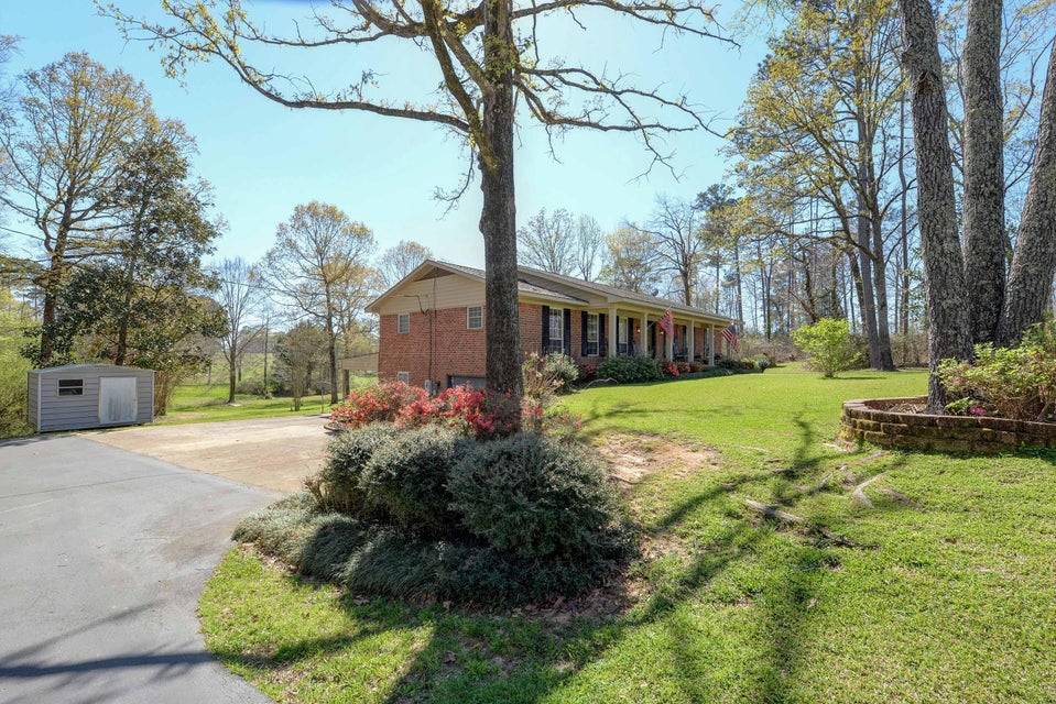 231 Fairway Dr