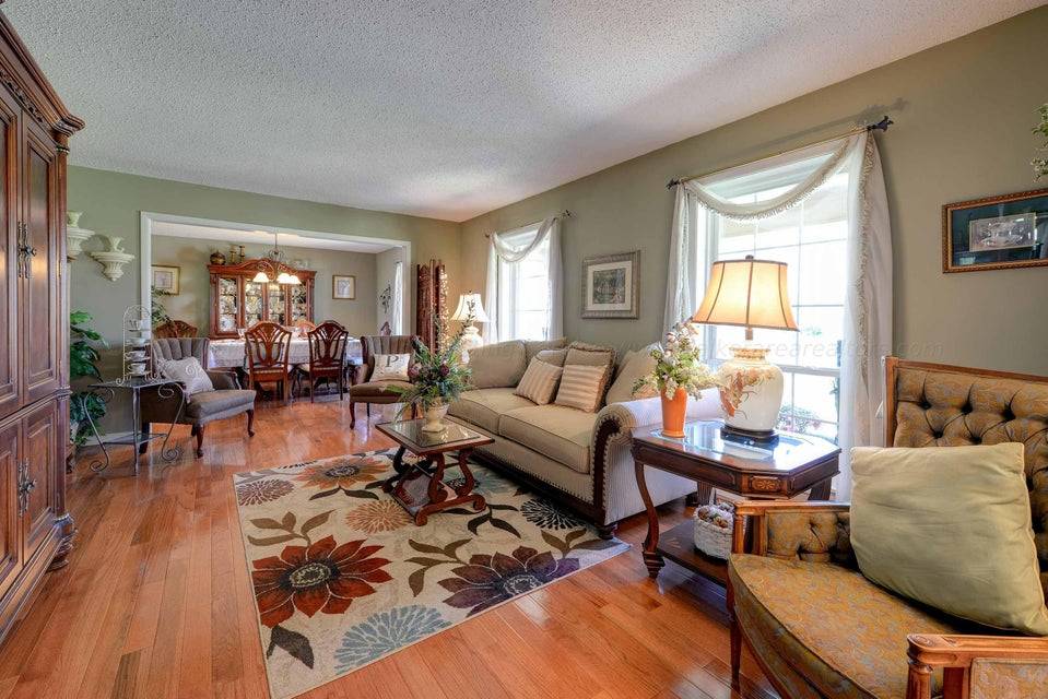 231 Fairway Dr