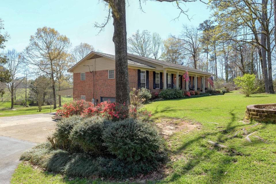 231 Fairway Dr