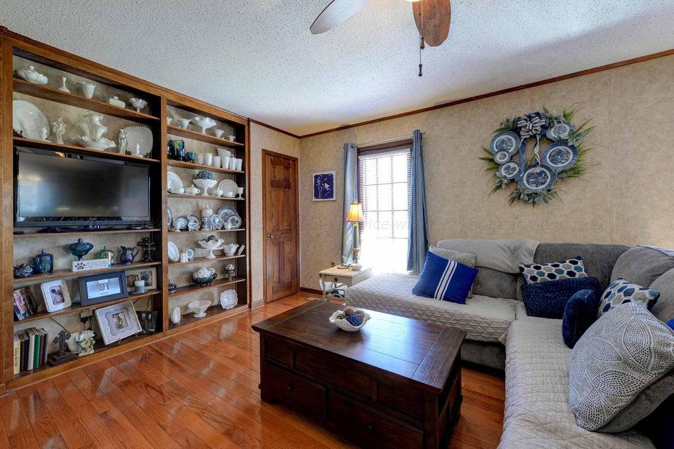 231 Fairway Dr