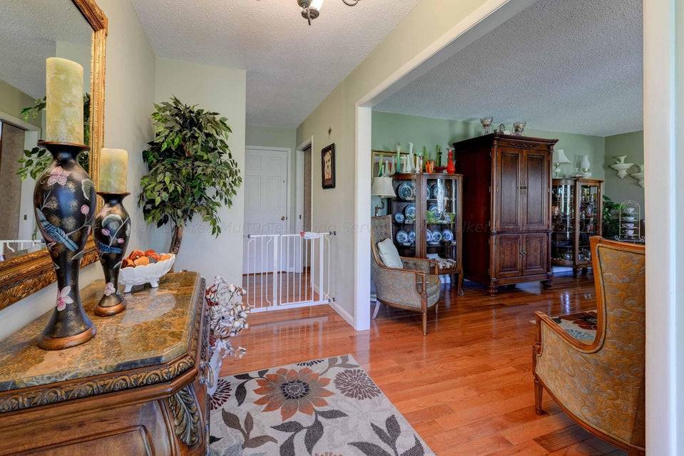 231 Fairway Dr