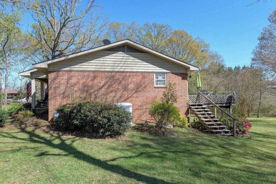 231 Fairway Dr